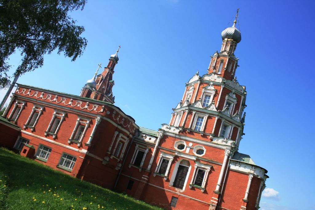 Приход 18. Церкви 17 века в России. Мытищи храм 17 века. Храмы 18 века. Церковь 18 века в России.